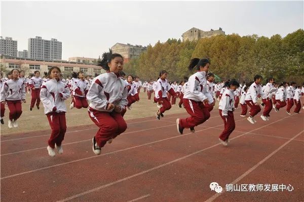 中小学生功夫健身操_中学生体操中国功夫_中国功夫体操初中