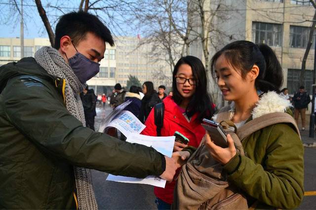 健身房私教价格表图片_健身房私教私下联系_健身房私教课套路