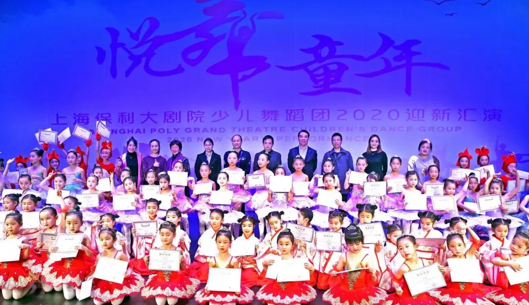 中国舞日常家庭表演_家中舞蹈_家庭舞蹈视频好学