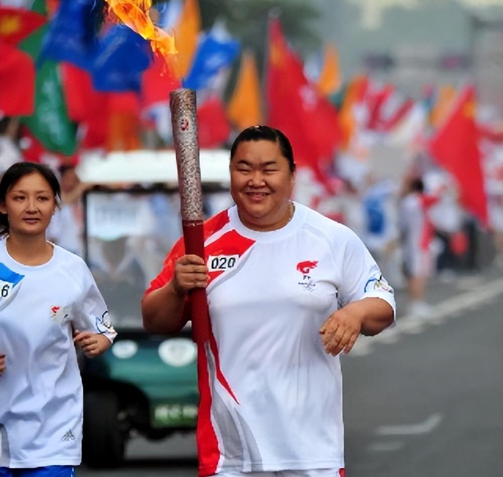 中国举重冠军女子唐功红_女子世界举重冠军唐功红_女子举重奥运冠军唐功红