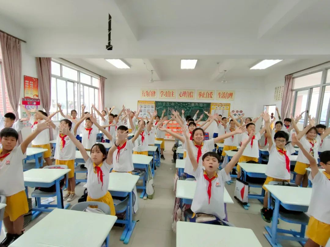 扭扭体操舞蹈教学视频_小学生扭扭体操_扭扭体操的歌词