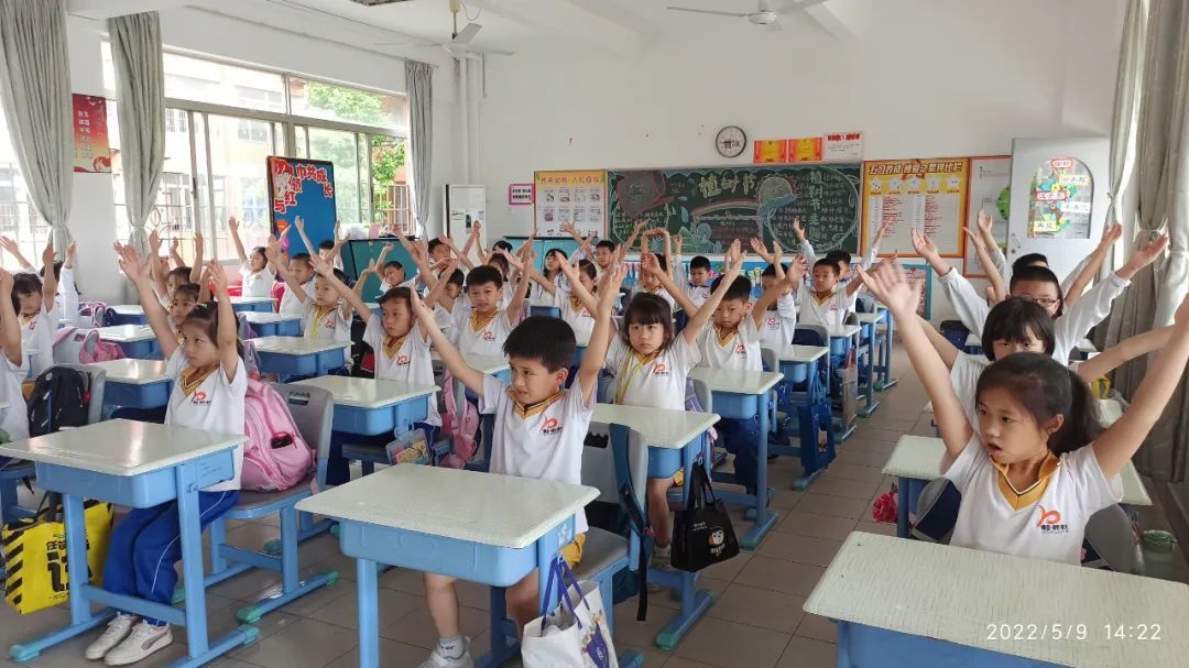 小学生扭扭体操_扭扭体操舞蹈教学视频_扭扭体操的歌词