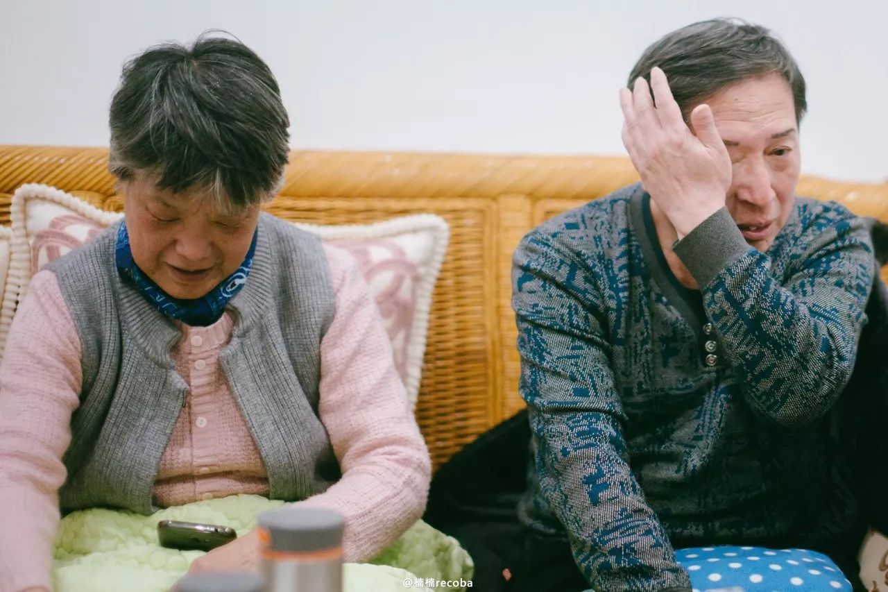 举重冠军女名字_举重冠军装女学生图片_女举重冠军装学生