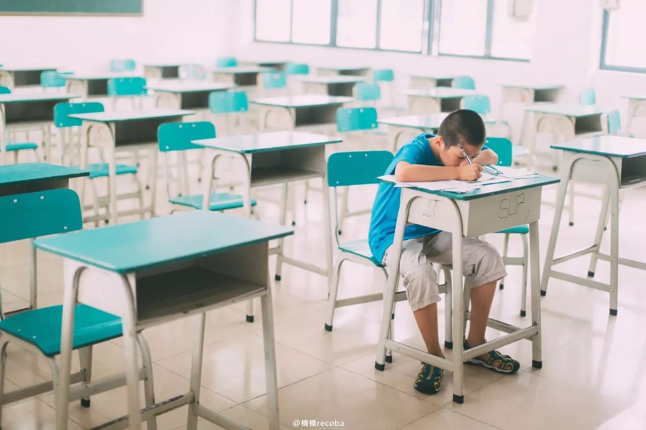 举重冠军装女学生图片_举重冠军女名字_女举重冠军装学生