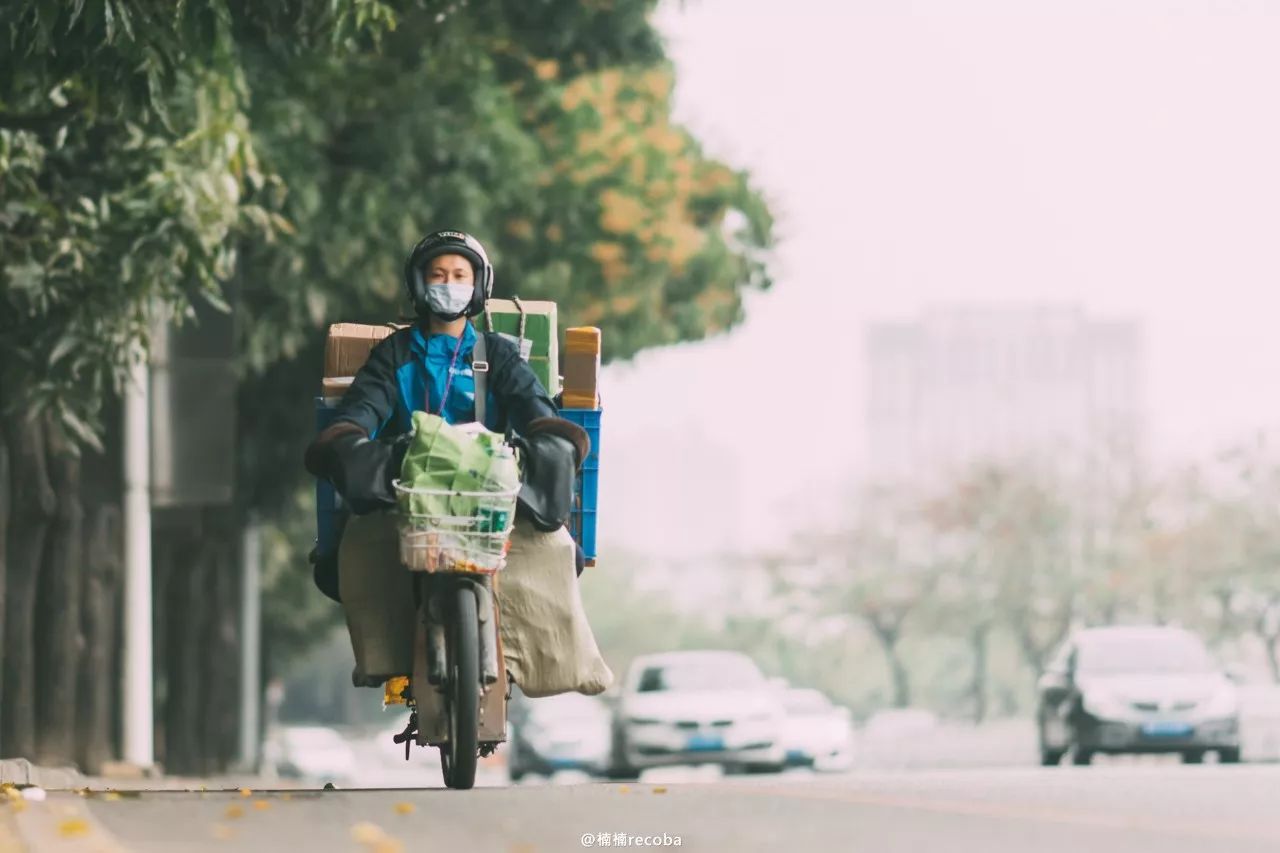 举重冠军女名字_女举重冠军装学生_举重冠军装女学生图片