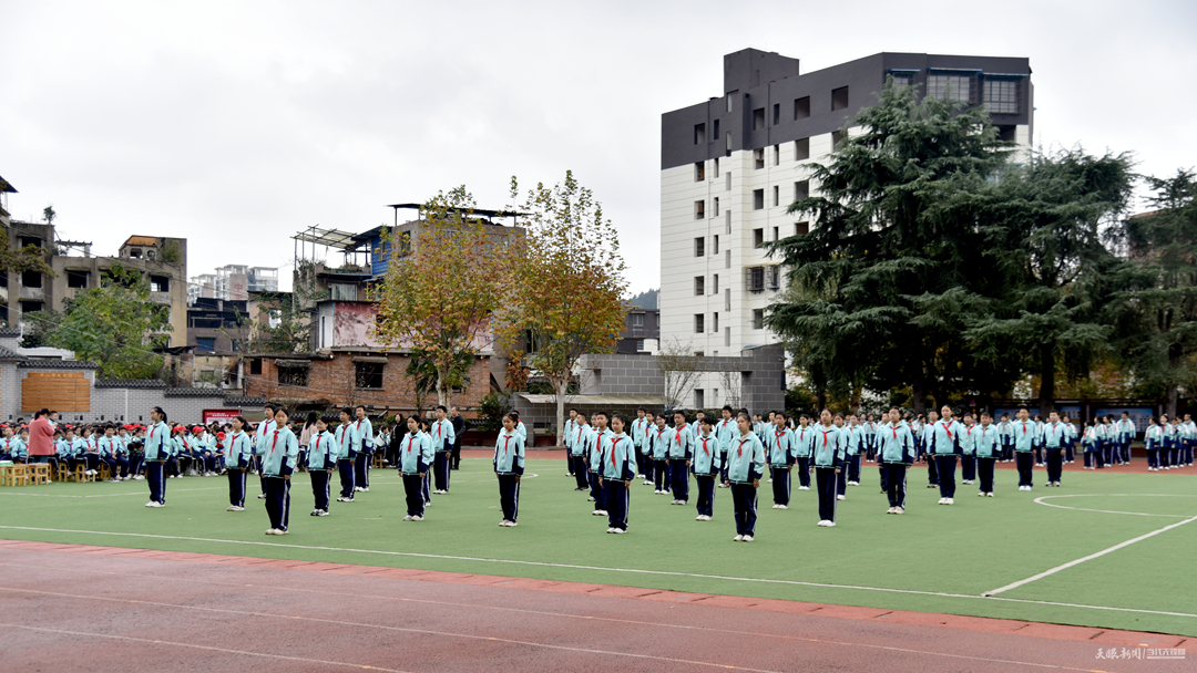 遵义中学生体操_中学生体操遵义冠军是谁_2021中学生体操