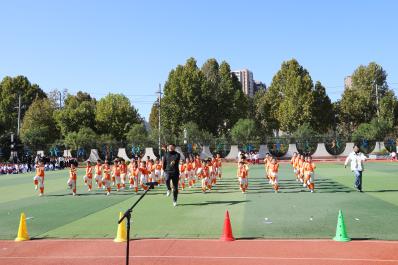 小学生课间集体操_课间操集体小学生视频大全_课间操集体小学生舞蹈视频