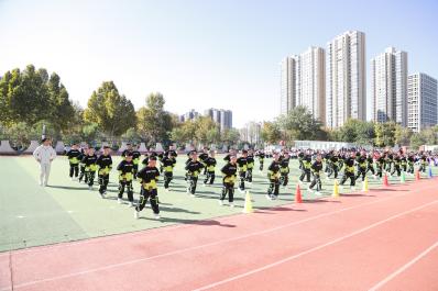 小学生课间集体操_课间操集体小学生视频大全_课间操集体小学生舞蹈视频