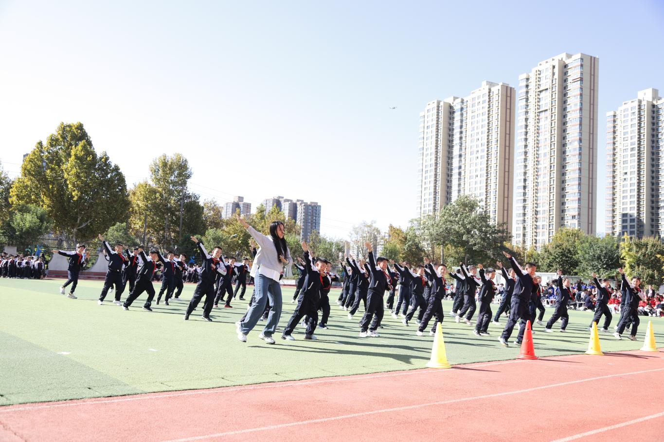 小学生课间集体操_课间操集体小学生视频大全_课间操集体小学生舞蹈视频