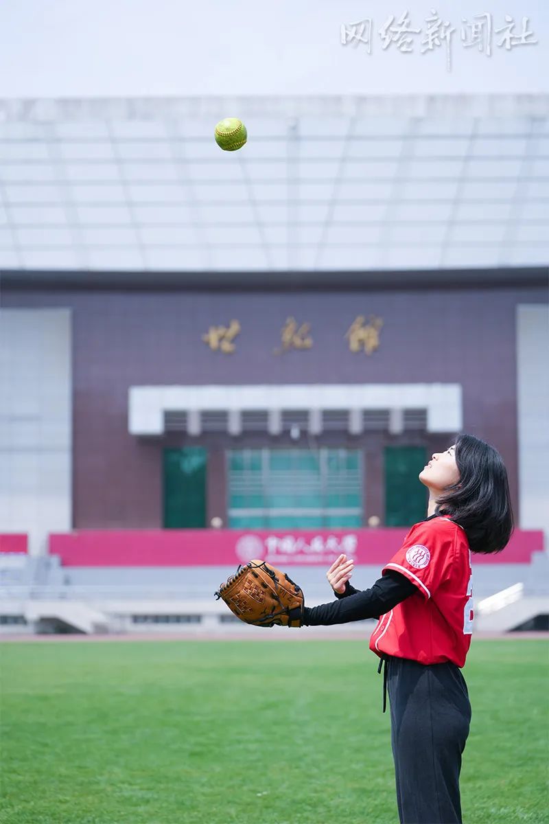 女生篮球训练基本功方案_女生怎么练团队篮球技巧_篮球练技巧女生团队视频