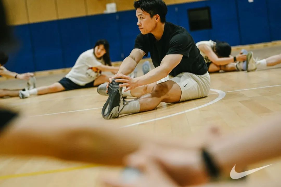 女生篮球训练基本功方案_女生怎么练团队篮球技巧_篮球练技巧女生团队视频