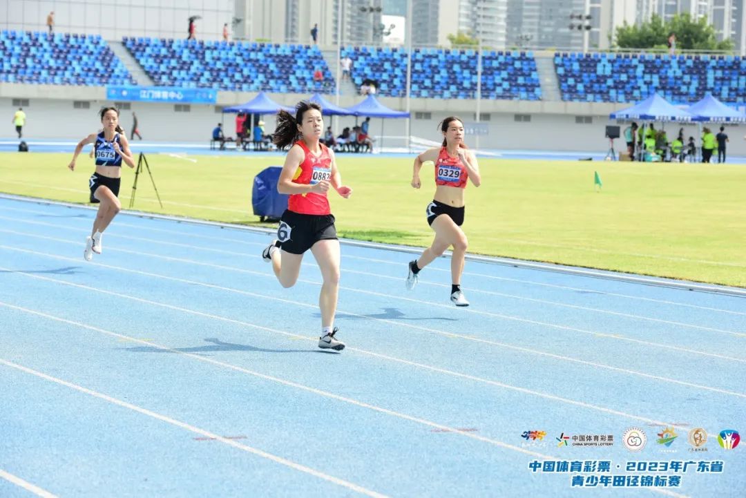 河北乙组女子跳高冠军是谁_河北跳高女神_河北省跳高冠军