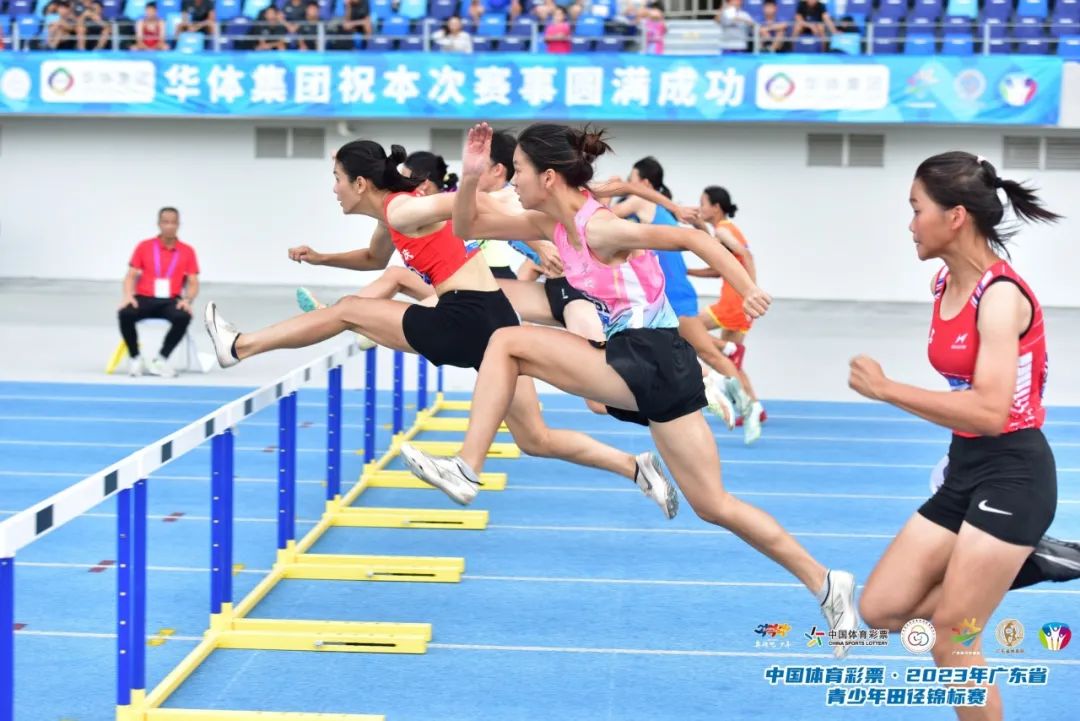 河北乙组女子跳高冠军是谁_河北跳高女神_河北省跳高冠军