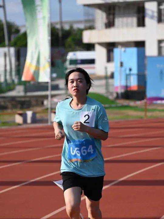 河北乙组女子跳高冠军是谁_河北跳高女神_河北省跳高冠军