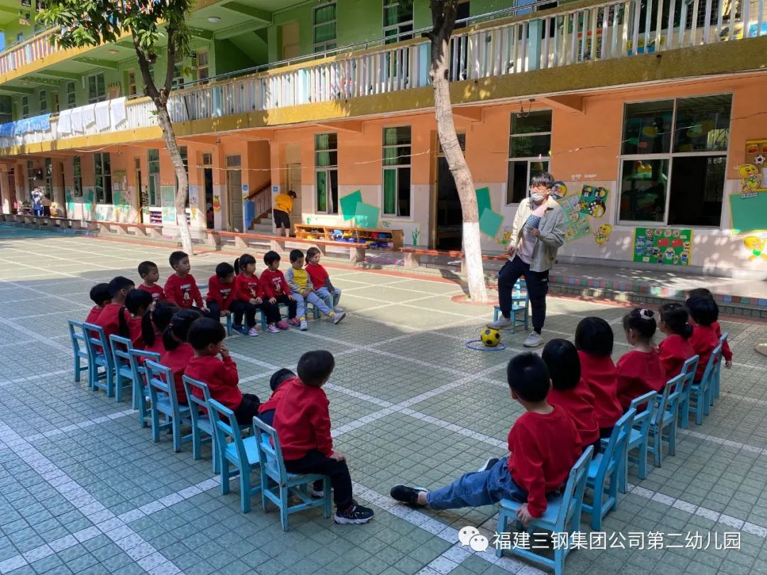 足球顶球技术动作要领_足球顶球有规则吗_足球顶球一般分为