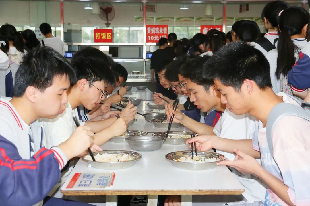 营养餐香喷喷_餐营养餐_营养餐供餐模式有哪些