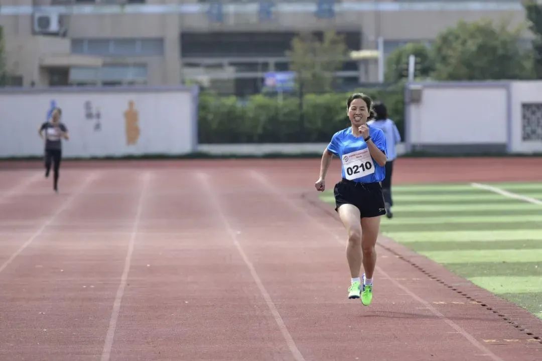 田径规则跳高比赛记录_田径比赛跳高规则_田径竞赛规则跳高