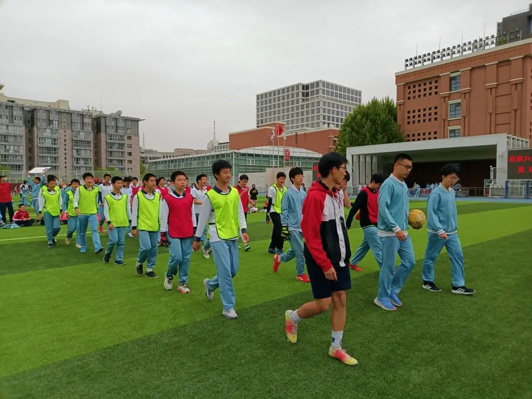 女子足球比赛规则图片_足球规则女子图片比赛大全_足球规则图解pdf