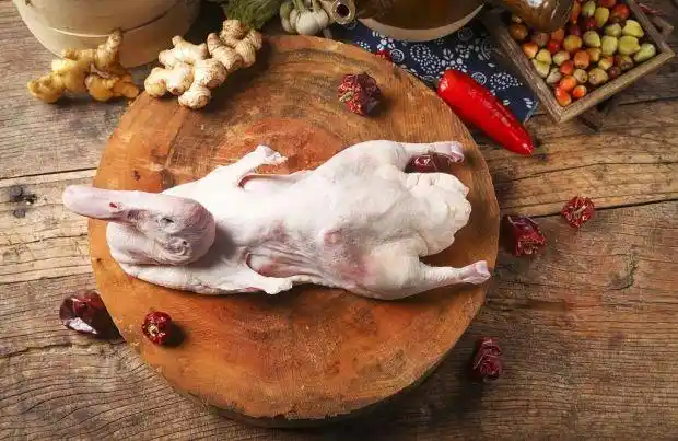 鸭肉营养成分一览表_鸭肉营养物质_营养餐鸭肉