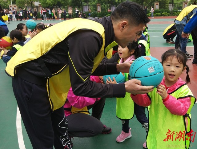 长沙幼儿篮球_湖南省幼儿篮球赛_湖南幼儿园篮球冠军