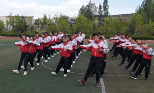 南关小学体操视频_东关小学生体操_东关小学广播体操视频