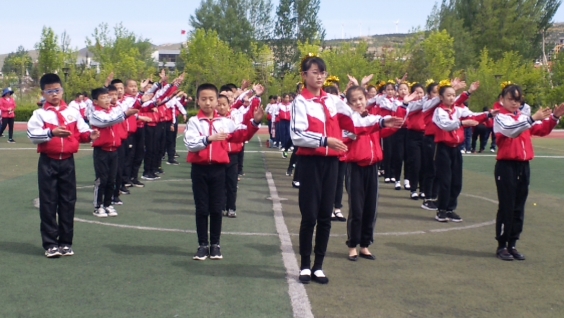 东关小学生体操_东关小学广播体操视频_南关小学体操视频