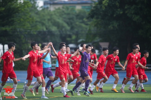 广州足球队亚冠_广州足球队中乙冠军是谁_广州足球队2021中超