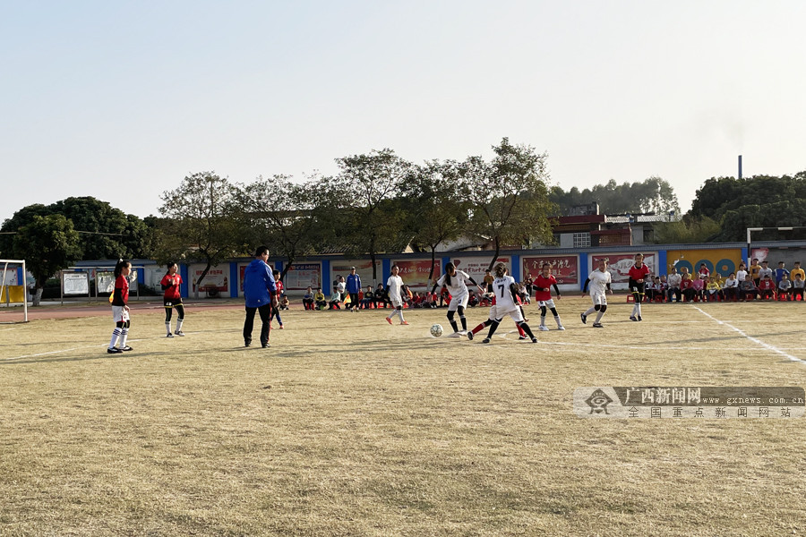 中国小学足球联赛冠军_全国足球比赛冠军小学_全国小学生足球赛冠军