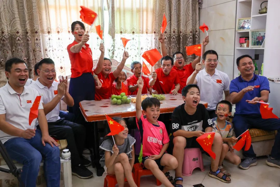 东京举重女运动员_2020东京举重女子冠军_我国女子举重东京冠军