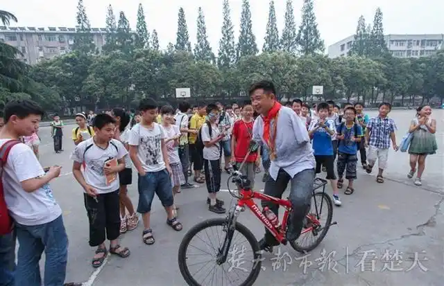 残奥会游泳冠军男子随州_残运会游泳冠军男子_湖北残奥游泳冠军