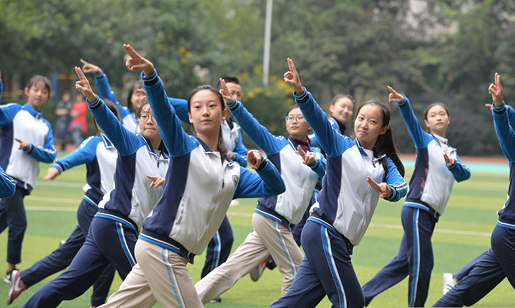 学生体操舞_体操班是什么意思_五班学生做体操