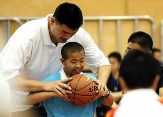 篮球犯满离场_中国篮球规则几犯规离场_篮球离场规则犯规中国球员