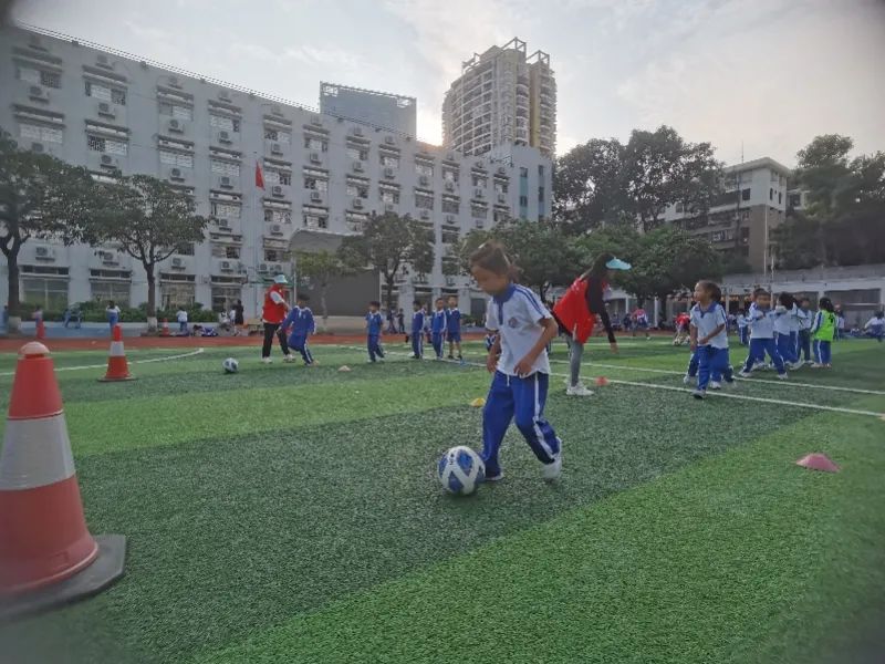 深圳市校园足球赛_深圳校园足球比赛冠军_足球校园冠军深圳比赛结果