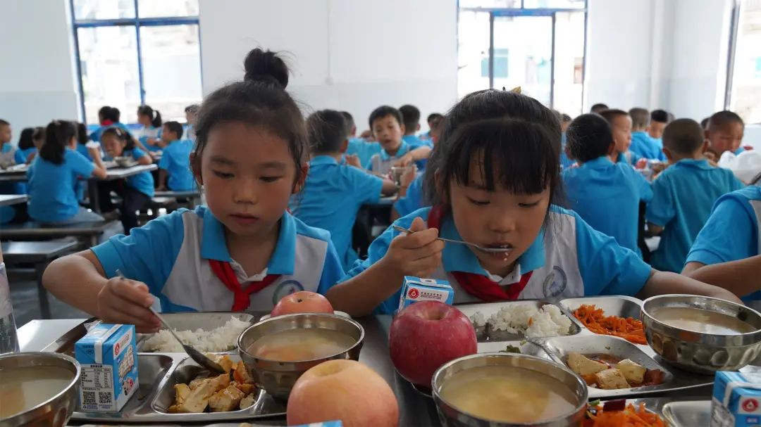 英华学校营养餐_学营养餐上哪儿去学_英才营养餐