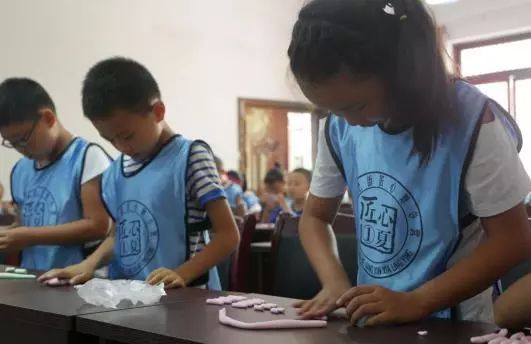 卡通足球图案_卡通足球图片大全图片_足球知识十大规则图片卡通