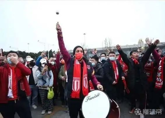 中超足球鼎盛冠军时期是谁_中超冠军历史_足球最鼎盛时期中超冠军