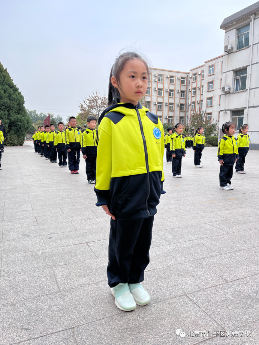 体操培养学生什么能力_学生练体操好吗_学生体操锻炼