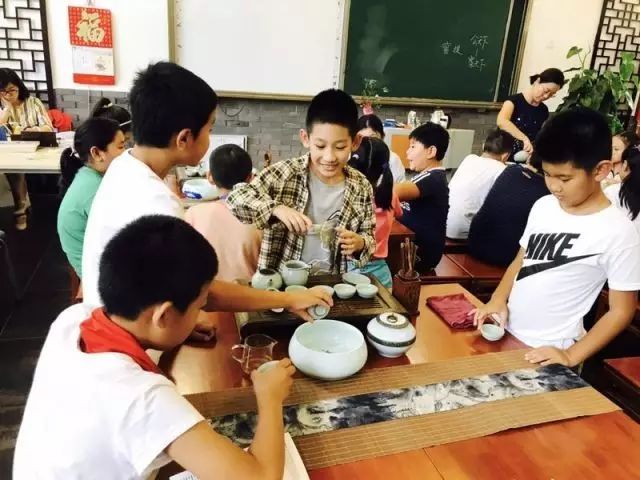 小学生活技能课教案_生活技能类小学课堂_小学生生活技能课总结