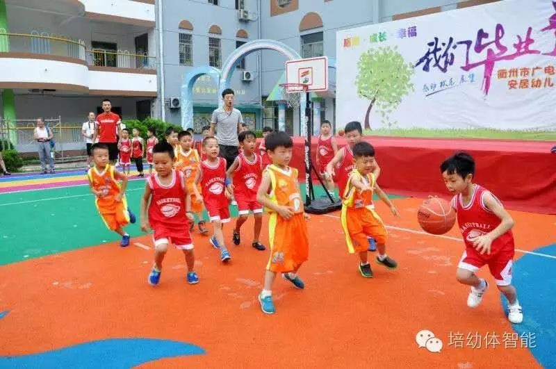 幼儿篮球赛罚球规则是什么_幼儿篮球场罚球线到底线的距离_篮球幼儿比赛规则