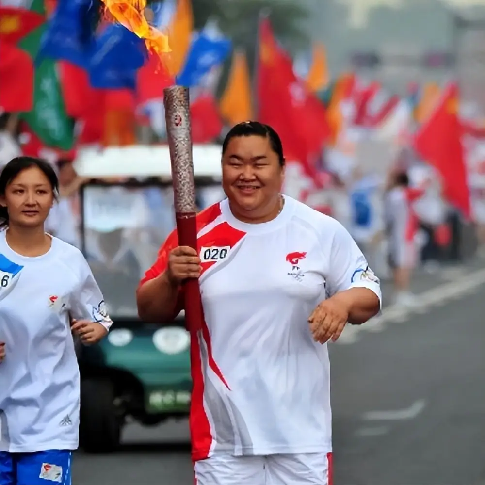 多年前的举重冠军怎么样了_举重冠军下场_举重冠军去向