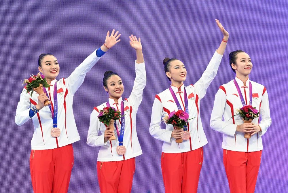 举重运动员摔跤_摔跤举重女子冠军韩国比赛是谁_韩国女子举重摔跤比赛冠军