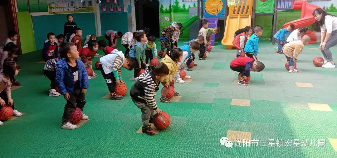 小孩篮球比赛规则_小孩不知道篮球规则_小朋友篮球玩法